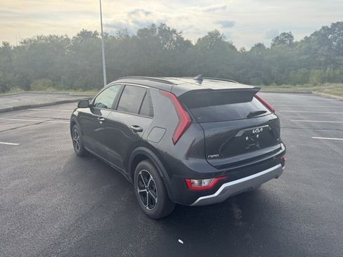Used 2025 Kia Niro EX image 5
