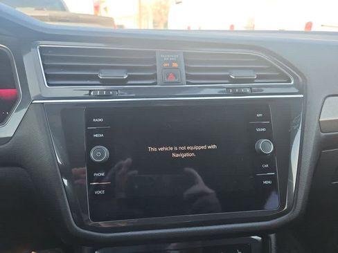 Used 2022 Volkswagen Tiguan SE R-Line image 17