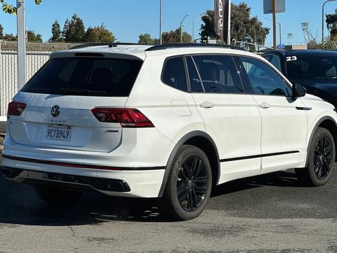 Used 2022 Volkswagen Tiguan SE R-Line image 4