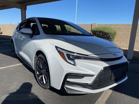 Used 2025 Toyota Corolla SE image 4