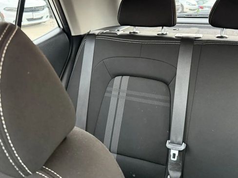 Used 2021 Hyundai Venue SEL w/ Premium Package image 29