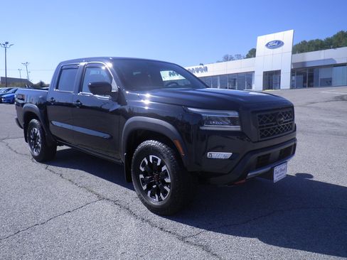 Used 2022 Nissan Frontier PRO-4X image 1