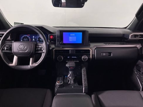 Certified 2025 Toyota Tacoma TRD Off-Road AWD/4WD image 14