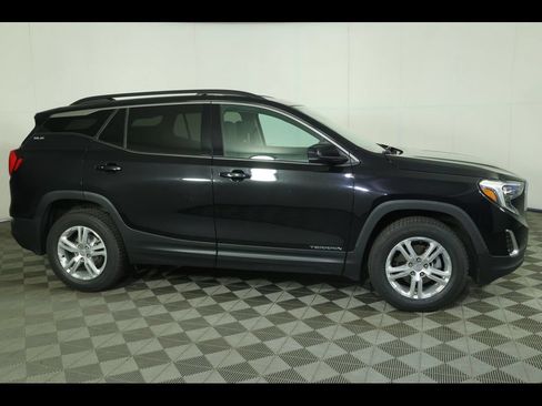 Used 2019 GMC Terrain SLE w/ Driver Convenience Package AWD/4WD image 2