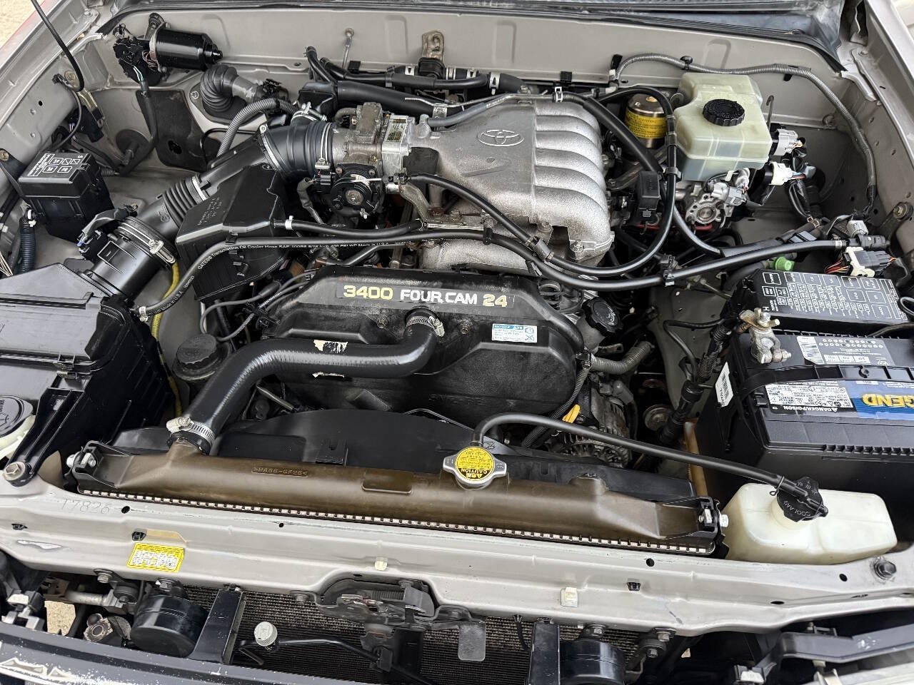 Used 2001 Toyota 4Runner SR5 AWD/4WD image 28