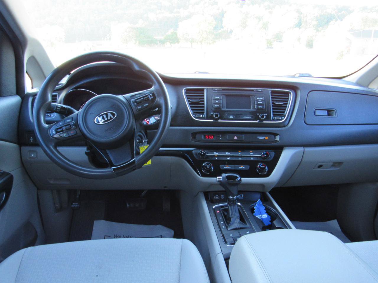 Used 2016 Kia Sedona LX w/ Option Group 020 FWD image 6