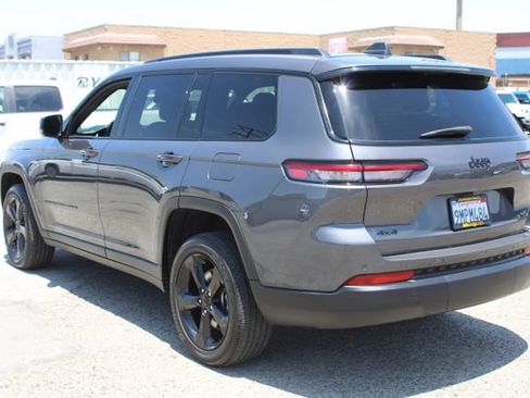 Used 2024 Jeep Grand Cherokee L Altitude AWD/4WD image 6