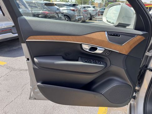 Used 2024 Volvo XC90 B5 Plus image 18