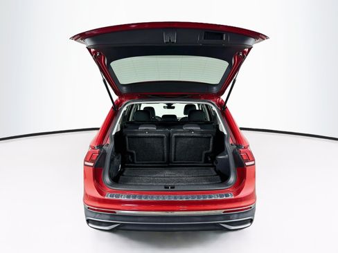 Used 2022 Volkswagen Tiguan SE FWD image 29