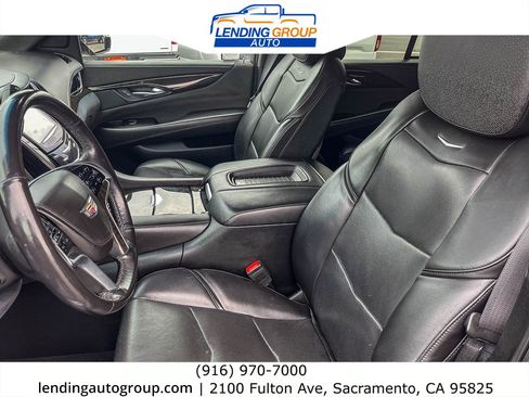 Used 2018 Cadillac Escalade Platinum image 17