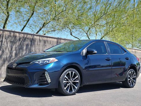 Used 2017 Toyota Corolla SE w/ Body Protection Package FWD image 5