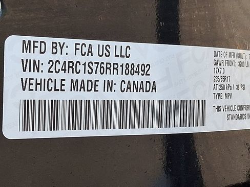 Used 2024 Chrysler Pacifica Limited FWD image 30