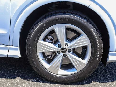 Used 2023 Audi Q4 e-tron Premium w/ Convenience Package AWD/4WD image 9