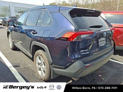 Used 2021 Toyota RAV4 XLE w/ Convenience Package AWD/4WD image 8