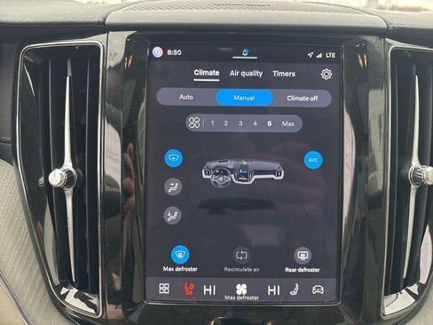 Certified 2024 Volvo XC60 T8 Ultimate w/ Protection Package Premier image 22