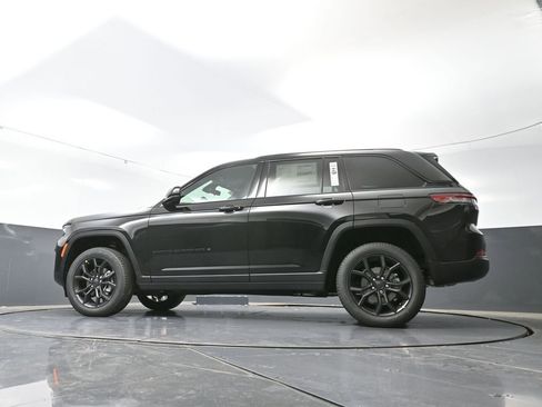 New 2025 Jeep Grand Cherokee Limited image 52