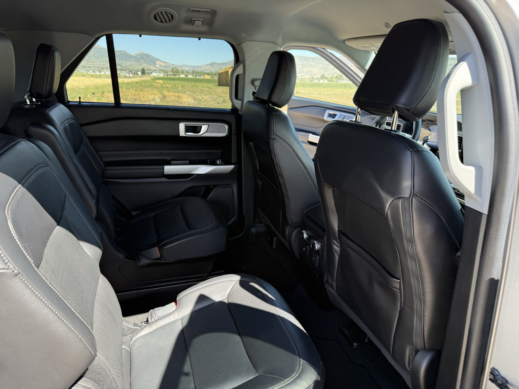 Used 2022 Ford Explorer Limited AWD/4WD image 36