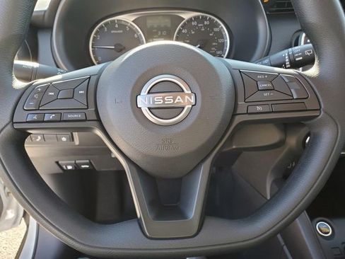 Certified 2025 Nissan Kicks Play S image 20