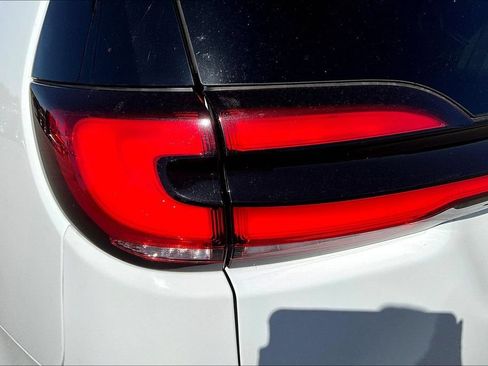 Used 2021 Chrysler Pacifica Touring-L AWD/4WD image 41