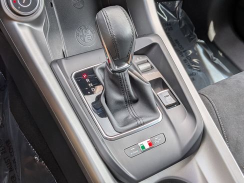 Used 2024 Alfa Romeo Tonale Veloce AWD/4WD image 18