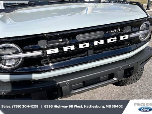 Certified 2023 Ford Bronco Outer Banks w/ Sasquatch Package image 21