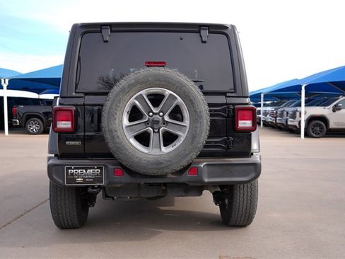 Used 2022 Jeep Wrangler Unlimited Sahara image 5