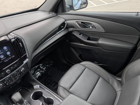 Used 2023 Chevrolet Traverse LT w/ Midnight/Sport Edition AWD/4WD image 14