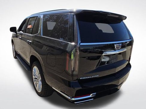 Used 2025 Cadillac Escalade Premium Luxury AWD/4WD image 4