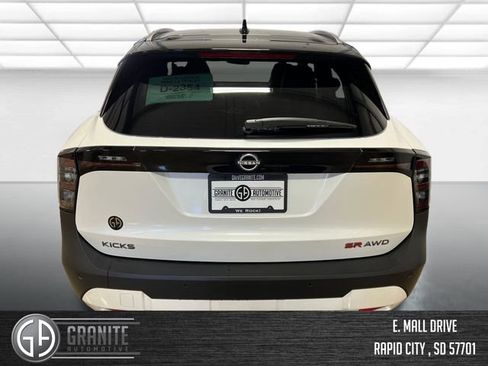 New 2026 Nissan Kicks SR w/ SR Premium Package AWD/4WD image 4