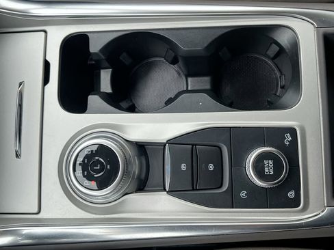 Certified 2023 Ford Explorer Platinum w/ Technology Package AWD/4WD image 32