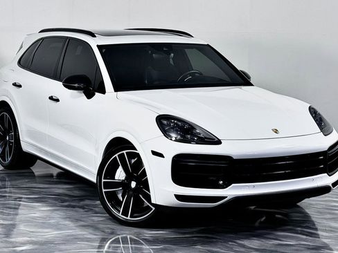 Used 2019 Porsche Cayenne Turbo AWD/4WD image 3