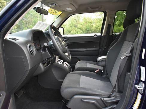 Used 2013 Jeep Patriot Latitude FWD image 14