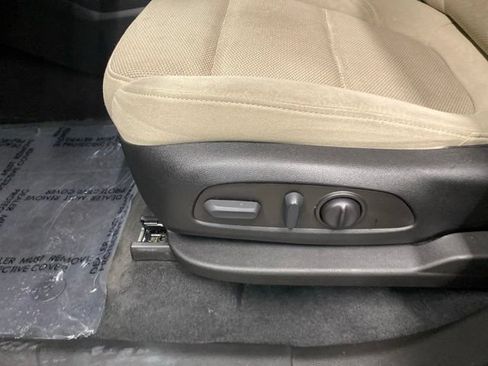 Used 2023 Chevrolet Traverse LS FWD image 26