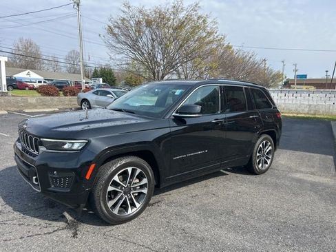 Used 2022 Jeep Grand Cherokee Overland w/ Adv Protech Group III image 2