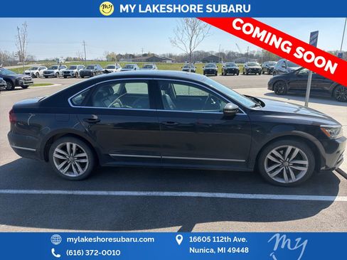 Used 2017 Volkswagen Passat 1.8T SE FWD image 9