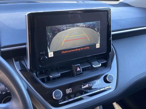 Used 2023 Toyota Corolla Cross XLE w/ Convenience Package image 36