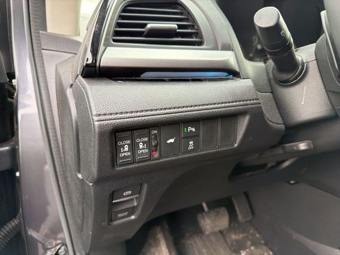 Used 2025 Honda Odyssey Touring image 14