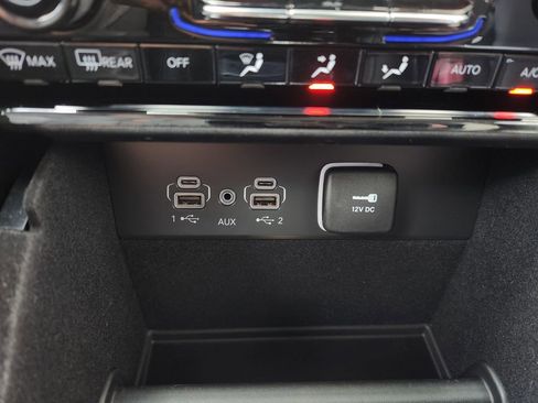 Used 2022 Jeep Grand Cherokee Limited image 19