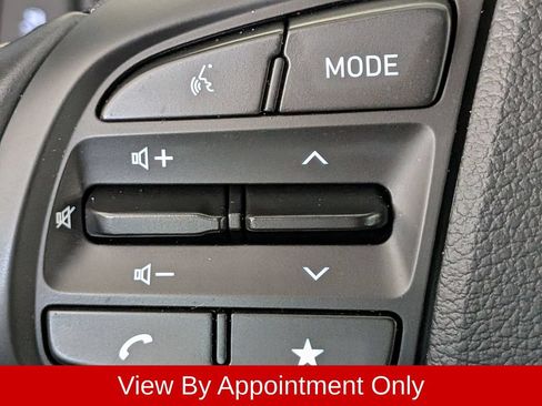 Used 2025 Hyundai Venue SEL FWD image 26