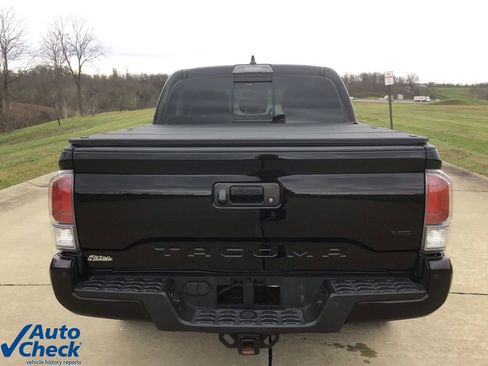 Used 2023 Toyota Tacoma TRD Off-Road w/ Advanced Technology Package image 4