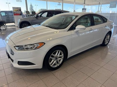 Used 2014 Ford Fusion SE FWD image 6