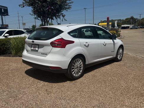 Used 2017 Ford Focus Electric Hatchback FWD image 8