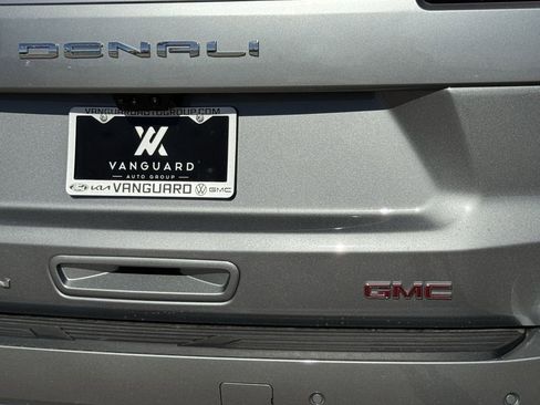 New 2026 GMC Yukon XL Denali w/ Denali Reserve Package image 8