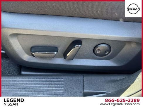 Used 2023 Nissan Rogue SV image 17