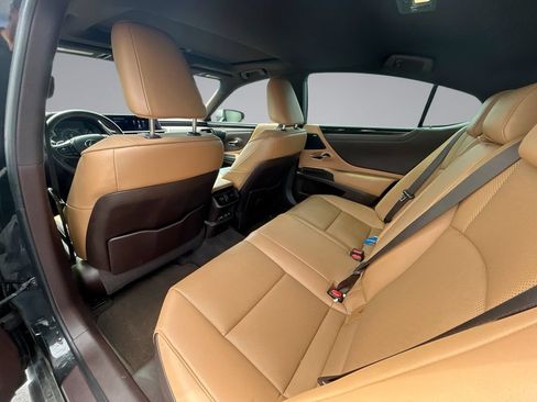 Used 2021 Lexus ES 300h w/ Premium Package FWD image 9