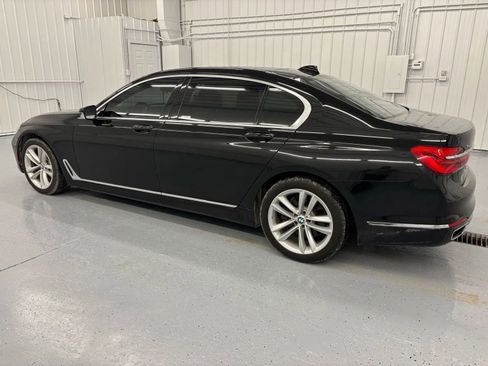 Used 2018 BMW 750i xDrive AWD/4WD image 3