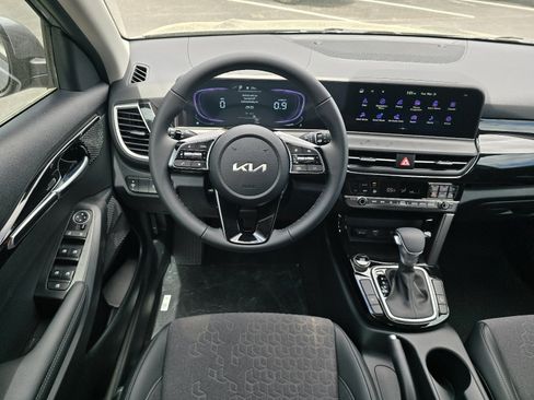 New 2026 Kia Seltos S FWD image 6