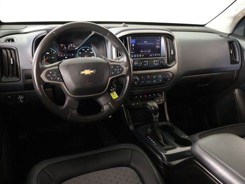 Used 2022 Chevrolet Colorado Z71 RWD image 2