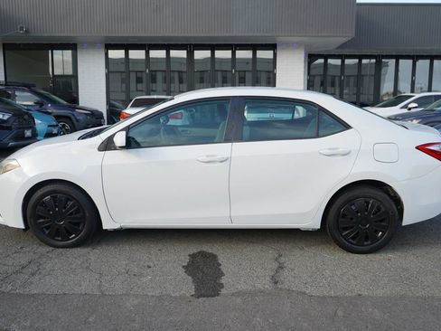 Used 2014 Toyota Corolla L FWD image 2