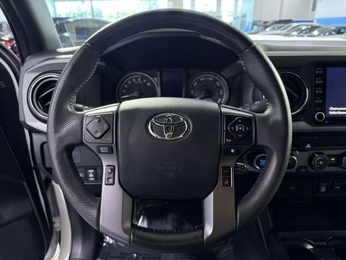 Used 2020 Toyota Tacoma TRD Sport AWD/4WD image 24
